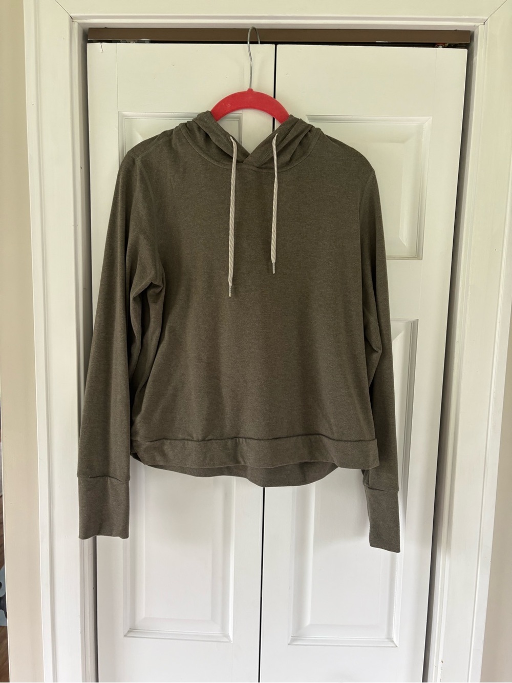 Vuori hooded pullover